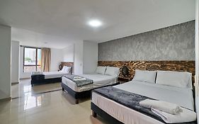 Hotel Express Medellin FARUM
